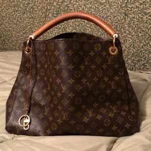Louis Vuitton Artsy MM